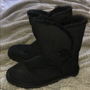 Black bailey button UGG